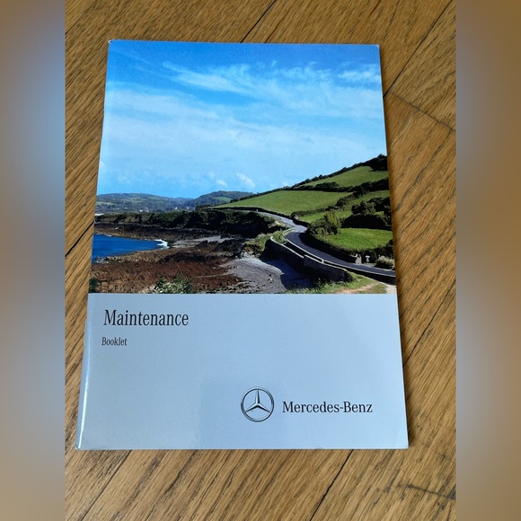Mercedes Benz Operators Manual/Book and Case - Picture 13 of 16